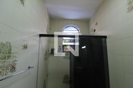 Casa à venda com 260m², 5 quartos e 2 vagasBanheiro do corredor