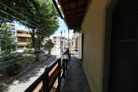 Casa à venda com 260m², 5 quartos e 2 vagasVaranda da suíte 2 e um dos quartos