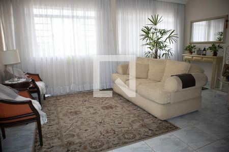 Sala de casa para alugar com 3 quartos, 280m² em Vila Paiva, São Paulo
