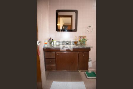 Casa à venda com 280m², 3 quartos e 2 vagasBanheiro do Quarto 2