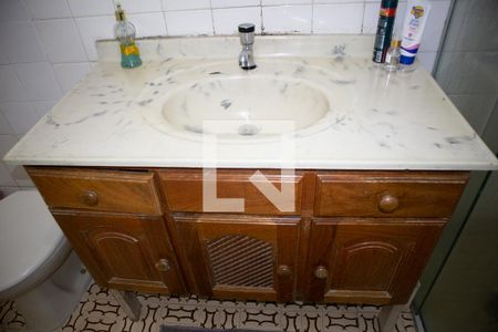 Casa à venda com 280m², 3 quartos e 2 vagasBanheiro 3