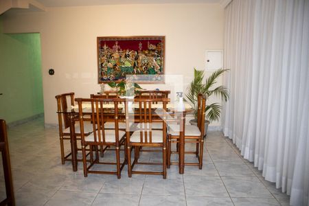 Sala de casa à venda com 3 quartos, 280m² em Vila Paiva, São Paulo