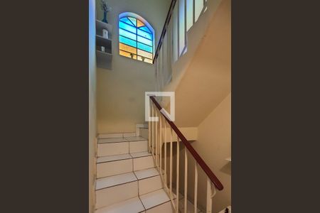 Escada de casa à venda com 4 quartos, 182m² em Imirim, São Paulo