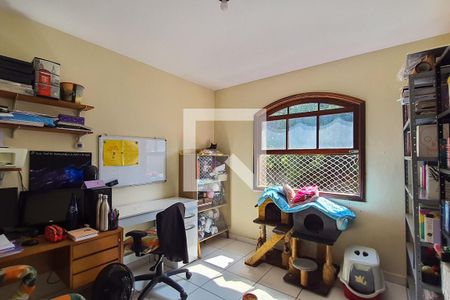 Casa à venda com 182m², 4 quartos e 4 vagasSuíte