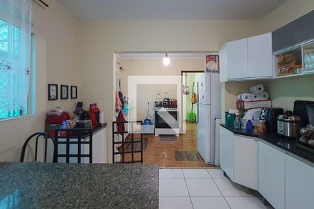 Casa à venda com 182m², 4 quartos e 4 vagasCozinha