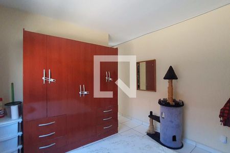Casa à venda com 182m², 4 quartos e 4 vagasSuíte
