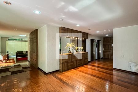 Apartamento à venda com 44m², 1 quarto e 1 vaga Apartamento à venda com 44m², 1 quarto e 1 vagaHall Social