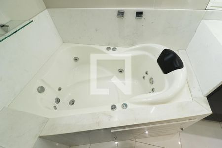 Apartamento à venda com 135m², 3 quartos e 2 vagasBanheiro da Suíte