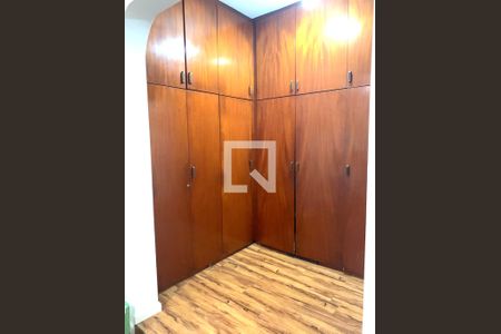 Casa à venda com 140m², 3 quartos e 2 vagasCloset