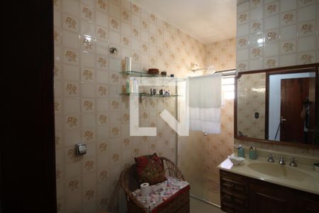 Casa à venda com 140m², 3 quartos e 2 vagasBanheiro da Suíte 1