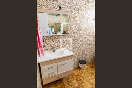 Casa à venda com 137m², 2 quartos e 2 vagasBanheiro