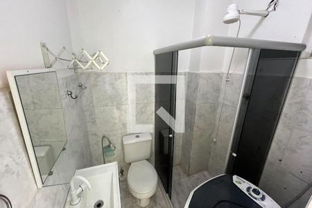 Banheiro de kitnet/studio para alugar com 1 quarto, 23m² em Centro, Rio de Janeiro
