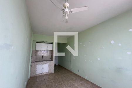 Sala / quarto de kitnet/studio para alugar com 1 quarto, 23m² em Centro, Rio de Janeiro