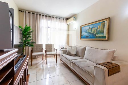 Sala de apartamento à venda com 2 quartos, 76m² em Icaraí, Niterói