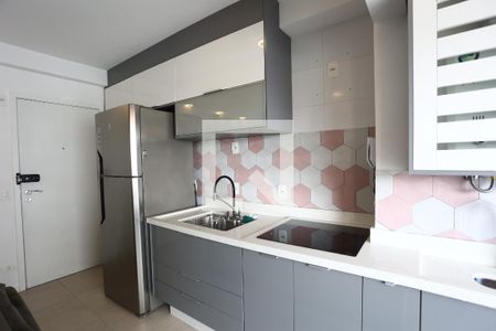 Sala /cozinha /serviço / varanda de apartamento para alugar com 1 quarto, 38m² em Vila Andrade, São Paulo