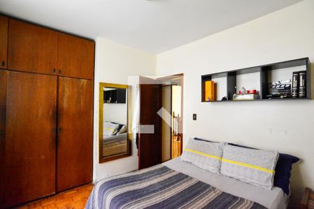 Casa à venda com 298m², 4 quartos e 6 vagas Casa à venda com 298m², 4 quartos e 6 vagasQuarto 1