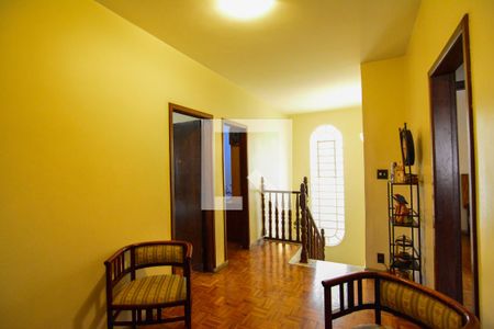 Casa à venda com 298m², 4 quartos e 6 vagas Casa à venda com 298m², 4 quartos e 6 vagasSala 4