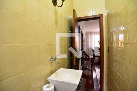 Casa à venda com 298m², 4 quartos e 6 vagas Casa à venda com 298m², 4 quartos e 6 vagasLavabo