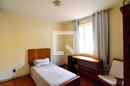 Casa à venda com 298m², 4 quartos e 6 vagas Casa à venda com 298m², 4 quartos e 6 vagasQuarto 2