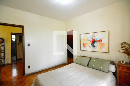 Casa à venda com 298m², 4 quartos e 6 vagas Casa à venda com 298m², 4 quartos e 6 vagasSuíte