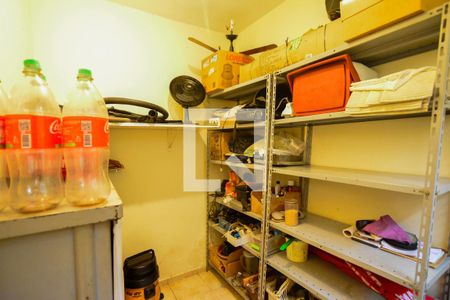 Casa à venda com 298m², 4 quartos e 6 vagas Casa à venda com 298m², 4 quartos e 6 vagasÁrea de Serviço