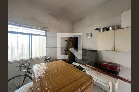 Casa à venda com 298m², 4 quartos e 6 vagas Casa à venda com 298m², 4 quartos e 6 vagasQuarto de Serviço