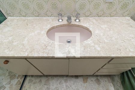 Apartamento à venda com 160m², 4 quartos e 2 vagas Apartamento à venda com 160m², 4 quartos e 2 vagasBanheiro 2