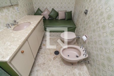 Apartamento à venda com 160m², 4 quartos e 2 vagas Apartamento à venda com 160m², 4 quartos e 2 vagasBanheiro 2