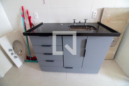 Cozinha de apartamento para alugar com 1 quarto, 30m² em Jardim Caravelas, São Paulo