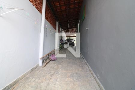 Casa à venda com 300m², 3 quartos e 4 vagasCorredor