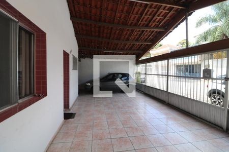 Casa à venda com 300m², 3 quartos e 4 vagasGaragem
