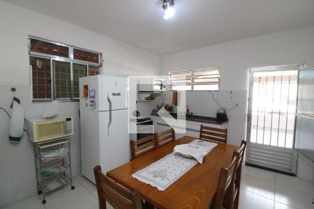 Casa à venda com 300m², 3 quartos e 4 vagasCozinha