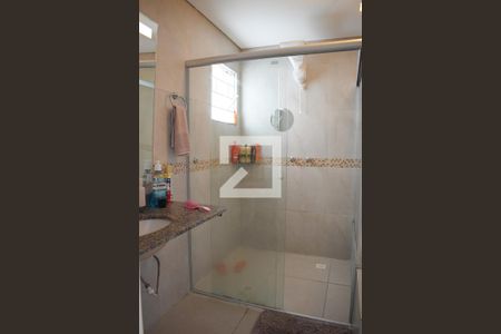 Casa à venda com 240m², 4 quartos e 2 vagasBanheiro da Suíte