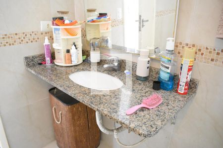 Casa à venda com 240m², 4 quartos e 2 vagasBanheiro da Suíte
