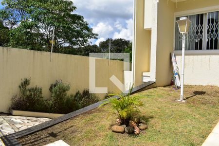 Casa à venda com 240m², 4 quartos e 2 vagasFachada