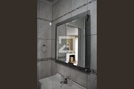 Banheiro da Suíte de casa para alugar com 3 quartos, 140m² em Sítio Cercado, Curitiba