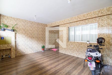 Casa à venda com 214m², 3 quartos e 2 vagas Casa à venda com 214m², 3 quartos e 2 vagasGaragem