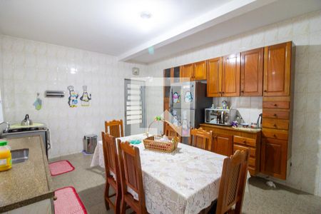 Casa à venda com 214m², 3 quartos e 2 vagas Casa à venda com 214m², 3 quartos e 2 vagasCozinha