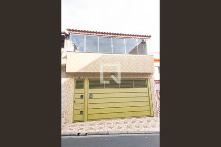 Casa à venda com 214m², 3 quartos e 2 vagas Casa à venda com 214m², 3 quartos e 2 vagasFachada da Casa