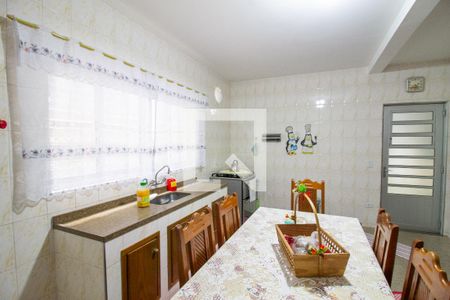 Casa à venda com 214m², 3 quartos e 2 vagas Casa à venda com 214m², 3 quartos e 2 vagasCozinha