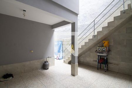 Casa à venda com 214m², 3 quartos e 2 vagas Casa à venda com 214m², 3 quartos e 2 vagasQuintal