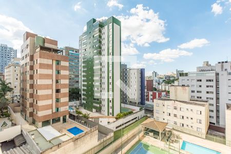 Apartamento à venda com 238m², 5 quartos e 3 vagasVaranda