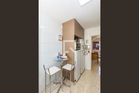 Apartamento à venda com 238m², 5 quartos e 3 vagasCozinha