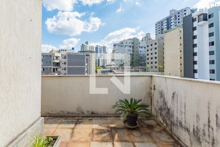 Apartamento à venda com 238m², 5 quartos e 3 vagasVaranda