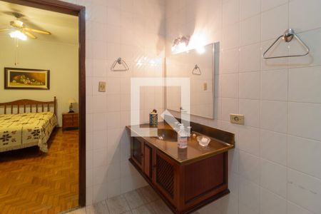 Casa à venda com 226m², 4 quartos e 3 vagasBanheiro Quarto 1