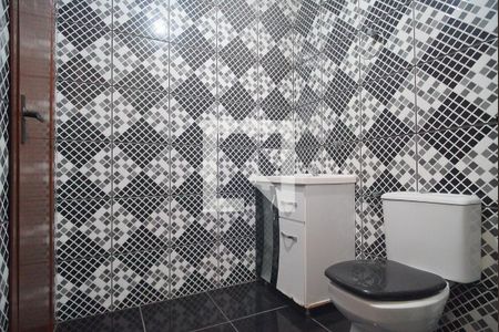 Casa à venda com 230m², 3 quartos e 2 vagas Casa à venda com 230m², 3 quartos e 2 vagasBanheiro