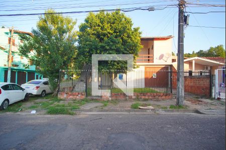 Casa à venda com 230m², 3 quartos e 2 vagas Casa à venda com 230m², 3 quartos e 2 vagasfachada