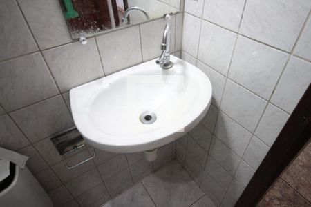 Casa à venda com 65m², 2 quartos e 1 vagaBanheiro Social
