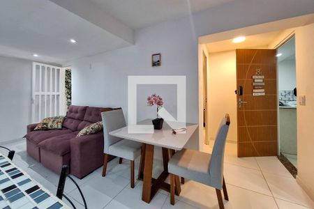 Sala de casa para alugar com 1 quarto, 60m² em Piratininga, Niterói