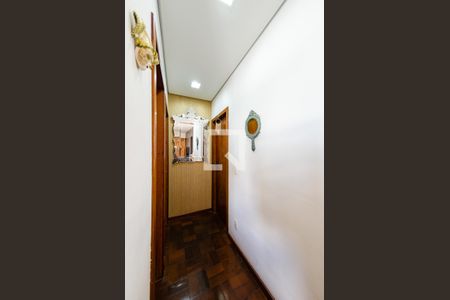 Corredor de apartamento para alugar com 2 quartos, 55m² em Serra, Belo Horizonte